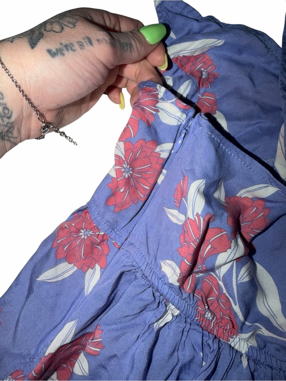 🚨CLEARANCE SALE🚨 Express Blue V-Neck Floral Spaghetti Strap Camisole - Picture 5 of 7